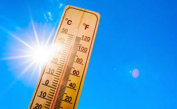Hőség - Melegben végzett munka esetén védőitalt kell biztosítani