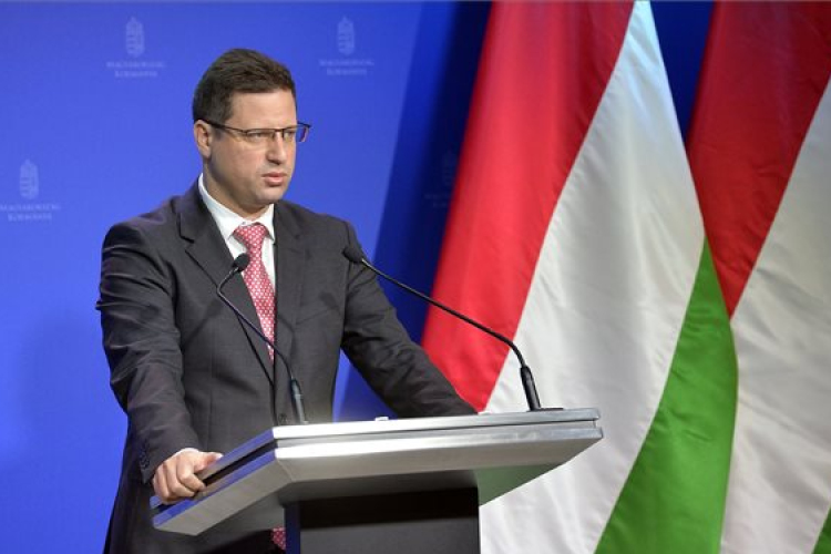 Gulyás: a kormány úgy döntött, a rendszerhasználati díj nem emelkedhet a lakossági fogyasztók számára a jövő évben sem